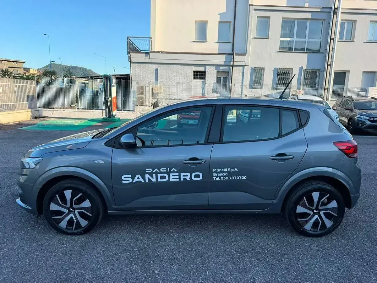 Usata Dacia Sandero Expression 101 CV (74 kW) 2025 Grigio Berlina