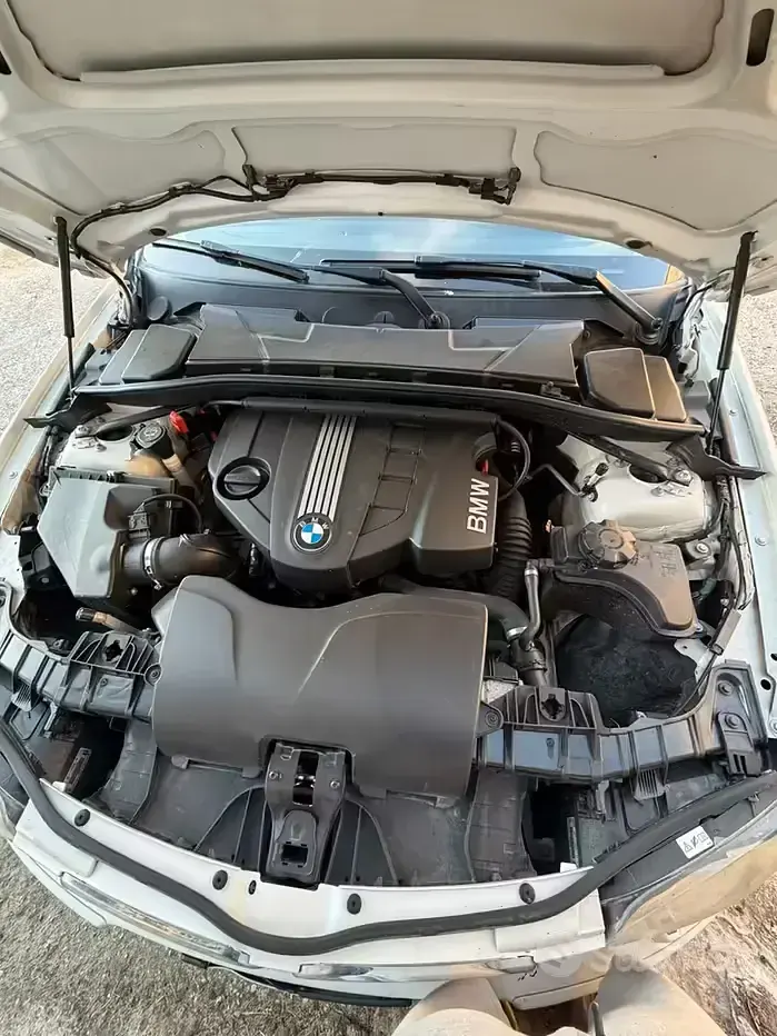 Usata BMW 118 143 CV (105 kW) 2010 Bianco Utilitaria