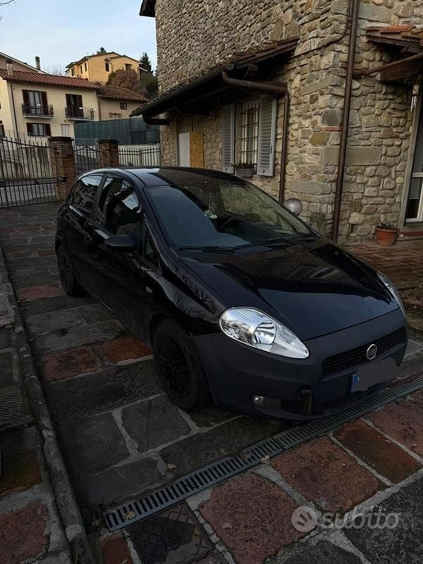 Usata Fiat Grande Punto 90 CV (66 kW) 2008 Nero Utilitaria