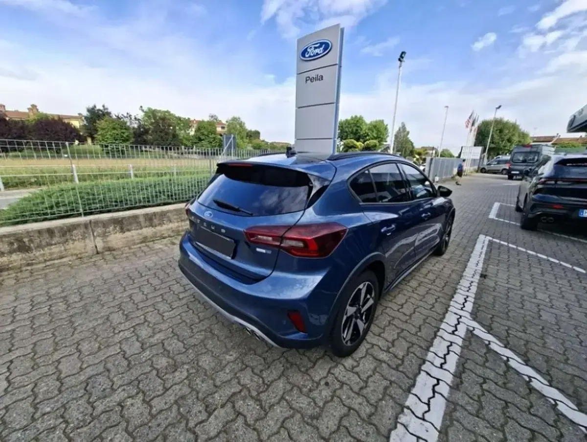 Usata Ford T Active 125 CV (91 kW) 2024 Blu SUV