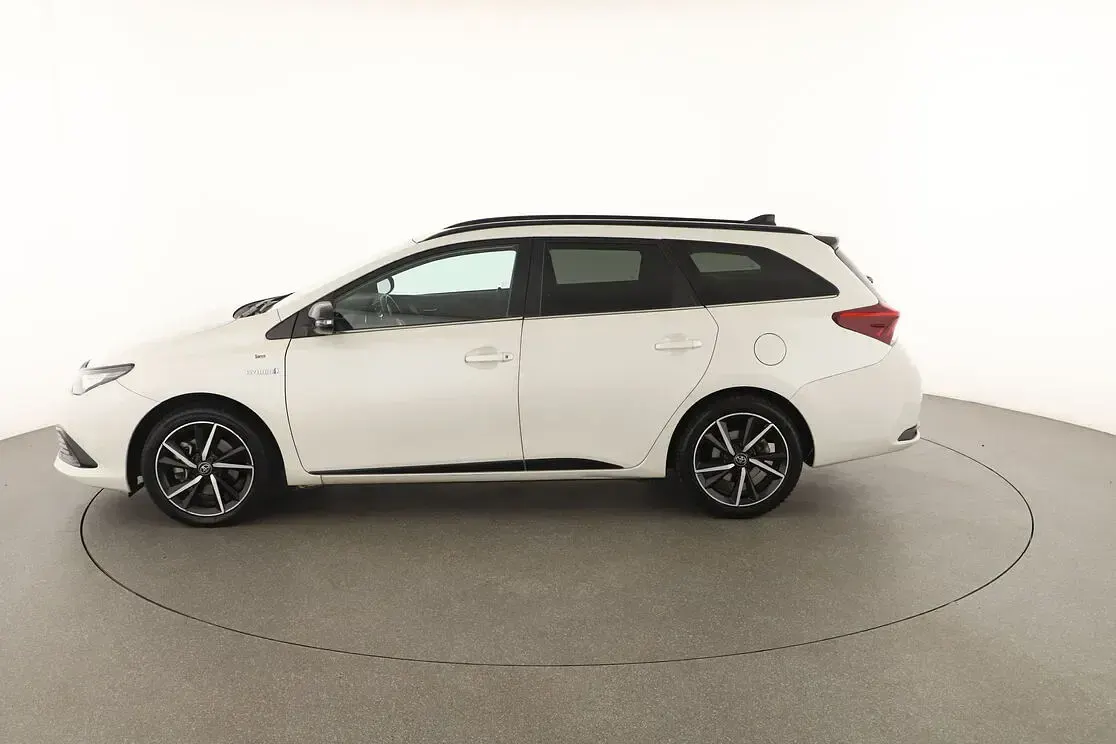 Usata Toyota Auris Touring Sports Edition 136 CV (100 kW) 2017 Bianco Station wagon