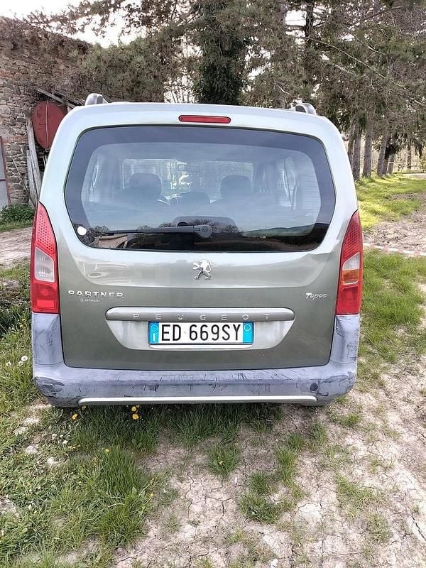 Usata Peugeot Partner 90 CV (66 kW) 2011 Verde Monovolume