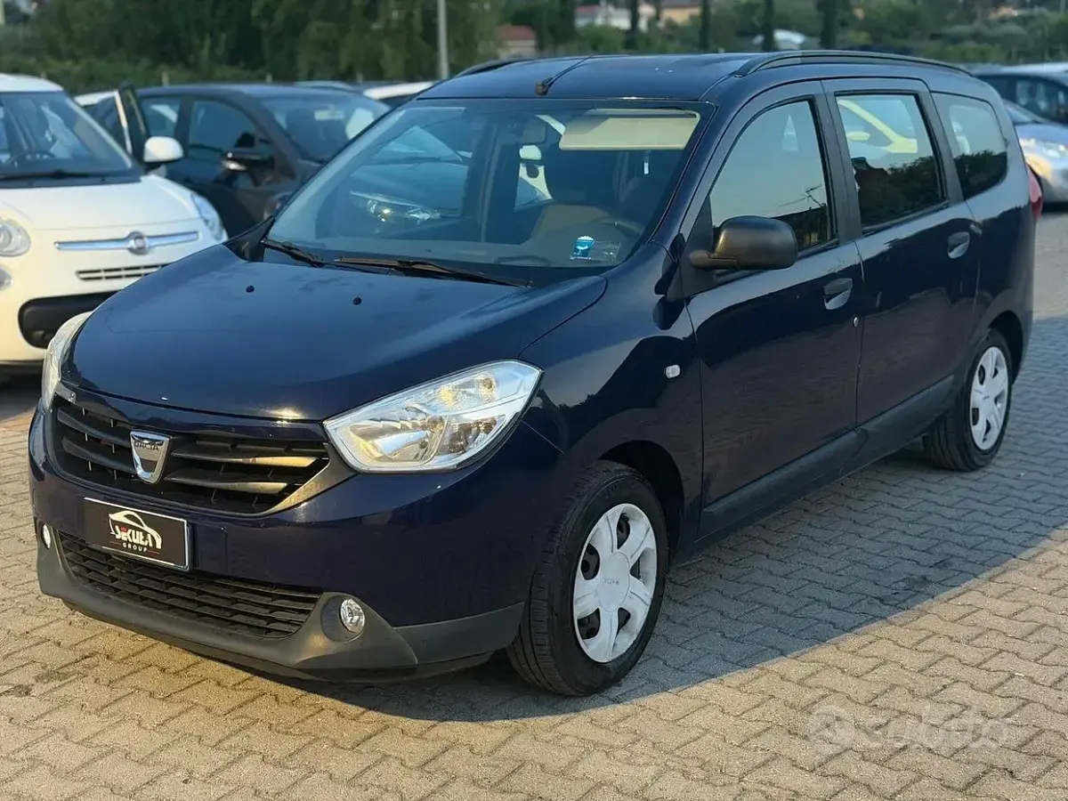 Usata Dacia Lodgy Ambiance 90 CV (66 kW) 2016 Bluazzurro Monovolume