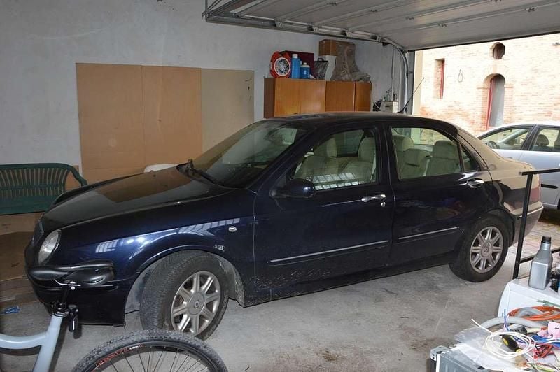 Usata Lancia Lybra 116 CV (85 kW) 2004 Blu/azzurro Berlina