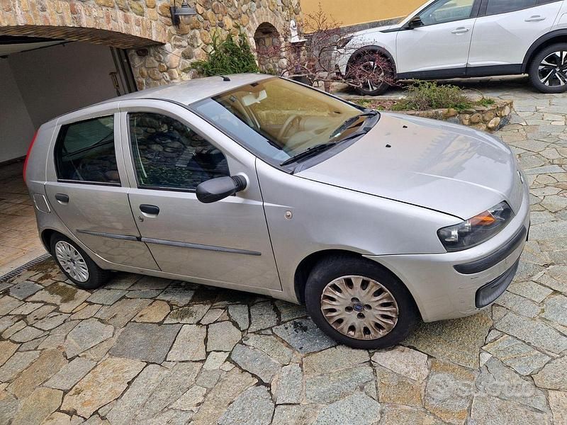 Usata Fiat Punto 60 CV (44 kW) 2001 Grigio Utilitaria