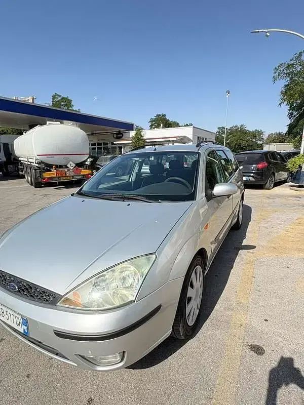 Usata Ford Focus Ambiente 90 CV (66 kW) 1999 Station wagon