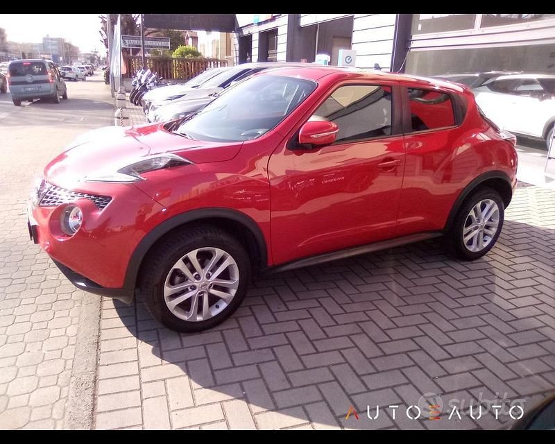 Usata Nissan Juke N-Connecta 110 CV (80 kW) 2017 Rosso SUV