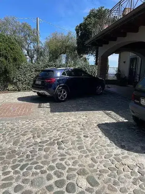 Usata Mercedes GLA200 136 CV (100 kW) 2018 Bluazzurro SUV