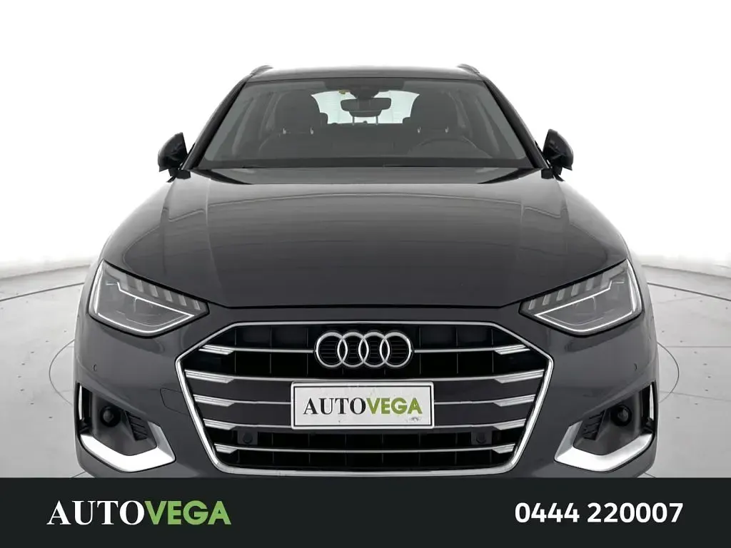 Usata Audi A4 Advanced Plus 163 CV (119 kW) 2024 Grigio / pastello Station wagon
