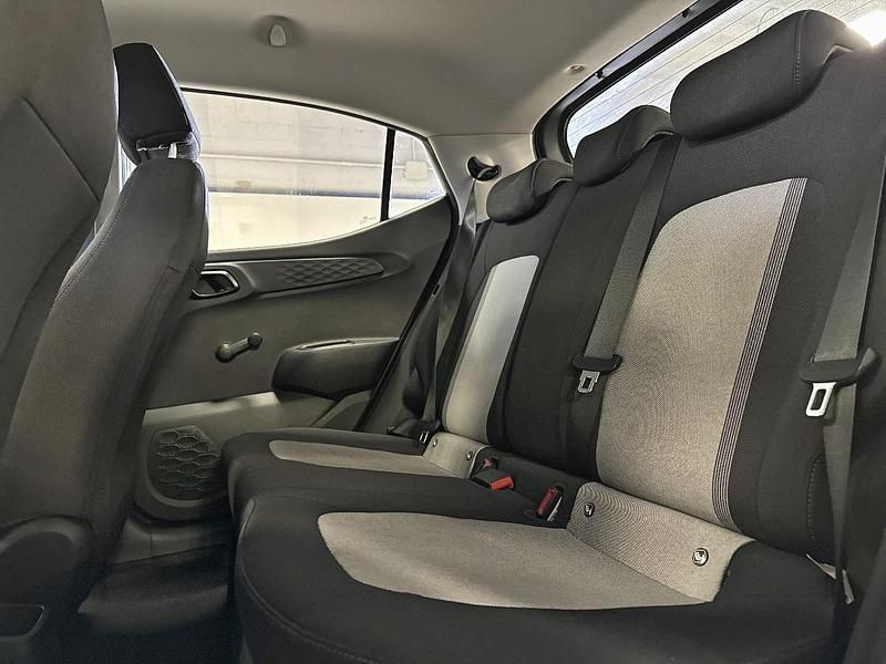 Usata Hyundai i10 Advanced 67 CV (49 kW) 2022 Blu Utilitaria