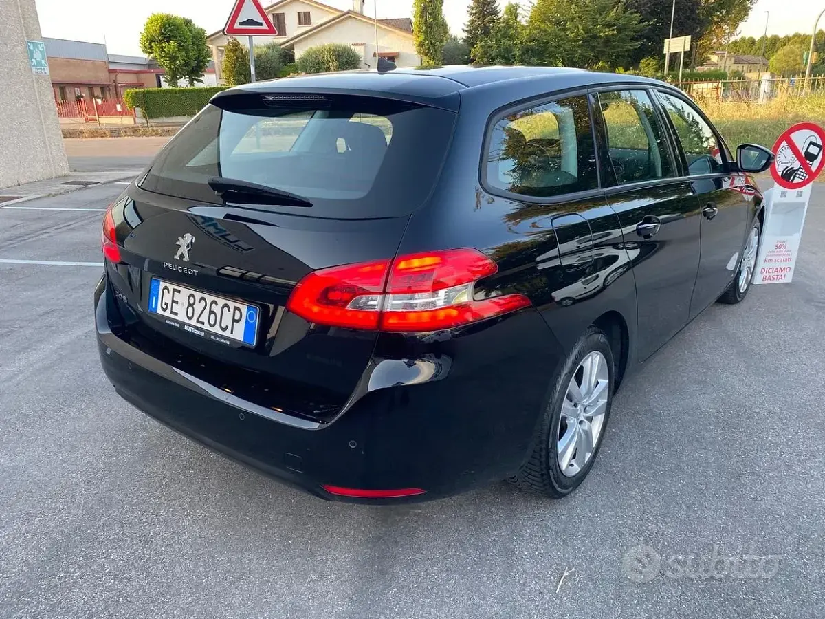 Usata Peugeot 308 Business-Line 131 CV (96 kW) 2021 Nero Station wagon