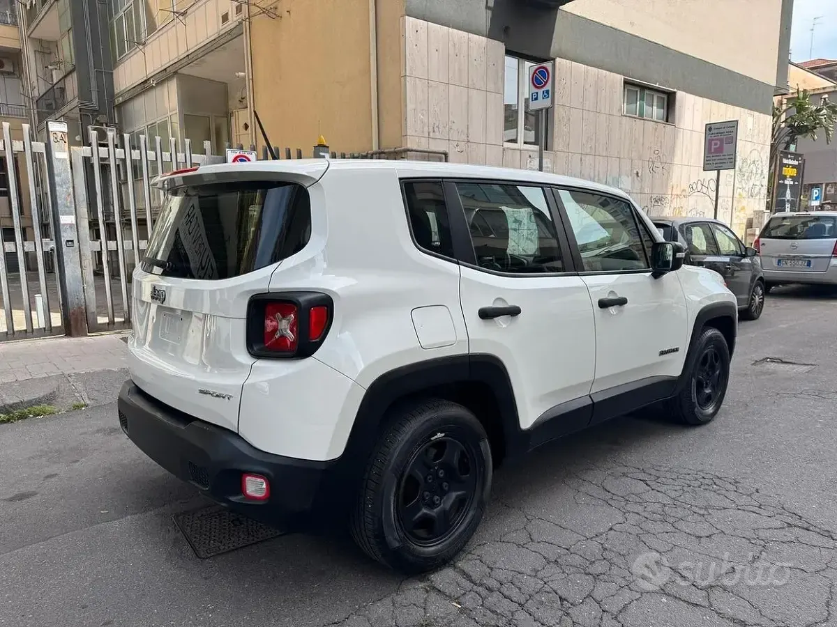 Usata Jeep Renegade Sport 120 CV (88 kW) 2015 Bianco SUV
