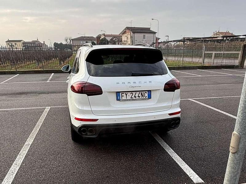 Usata Porsche Cayenne 250 CV (183 kW) 2016 Bianco SUV