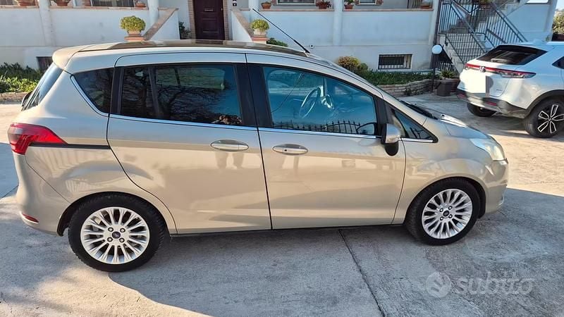 Begagnad Ford B-MAX Titanium 95 HK (69 kW) 2012 Gul Minibuss