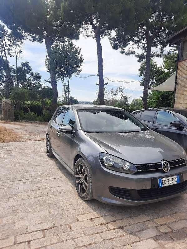 Usata 2012 VW Golf VII Edition Tre volumi | 6000 € (Buon prezzo) - Immagine 1/4