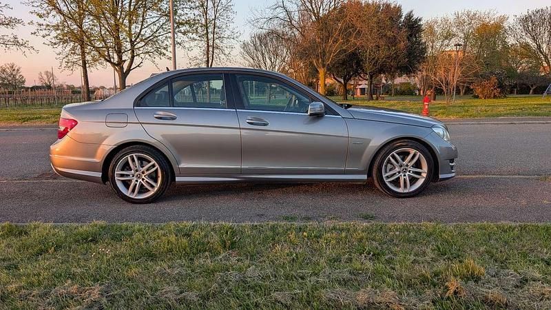 Usata Mercedes C250 Avantgarde 204 CV (150 kW) 2012 Grigio Berlina