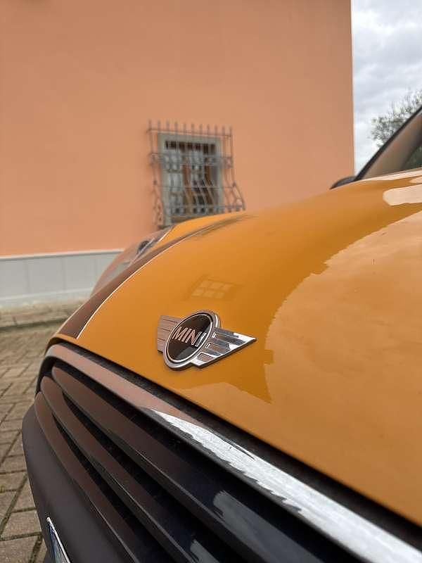 Usata Mini ONE 75 CV (55 kW) 2016 Arancione Utilitaria