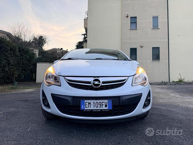 Usata Opel Corsa 85 CV (62 kW) 2012 Bianco Utilitaria