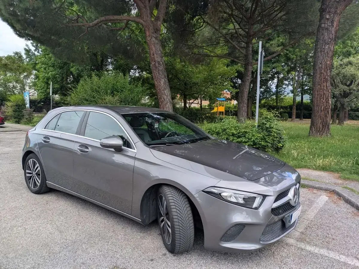 Usata Mercedes CLA180 116 CV (85 kW) 2020 Grigio Berlina
