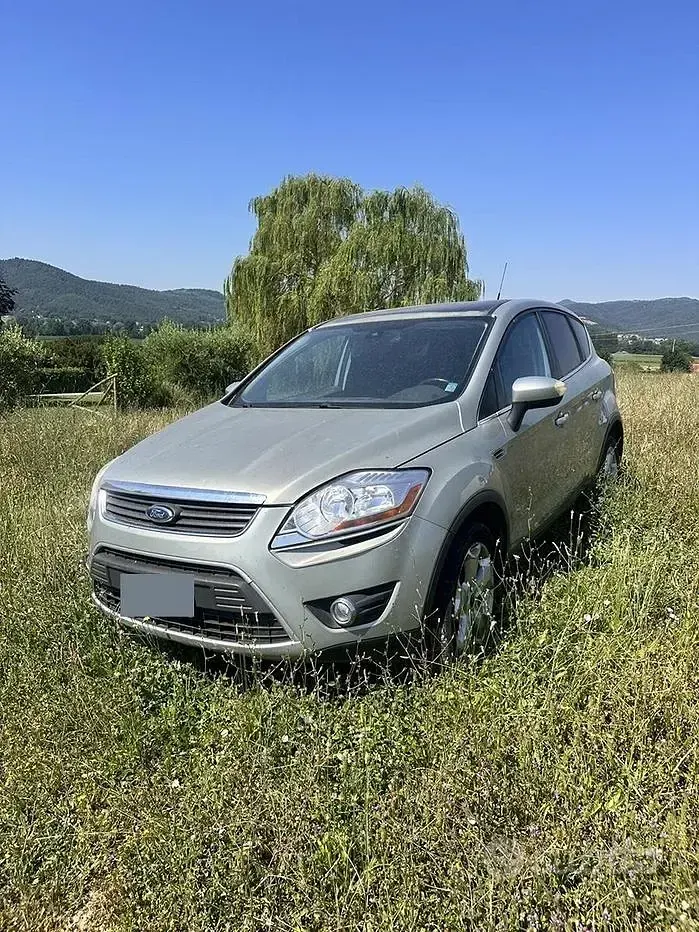 Usata Ford Kuga 136 CV (100 kW) 2008 Verde SUV