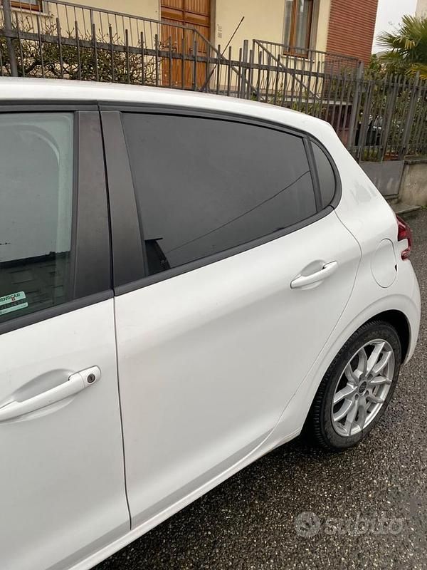 Usata Peugeot 208 83 CV (61 kW) 2018 Bianco Utilitaria