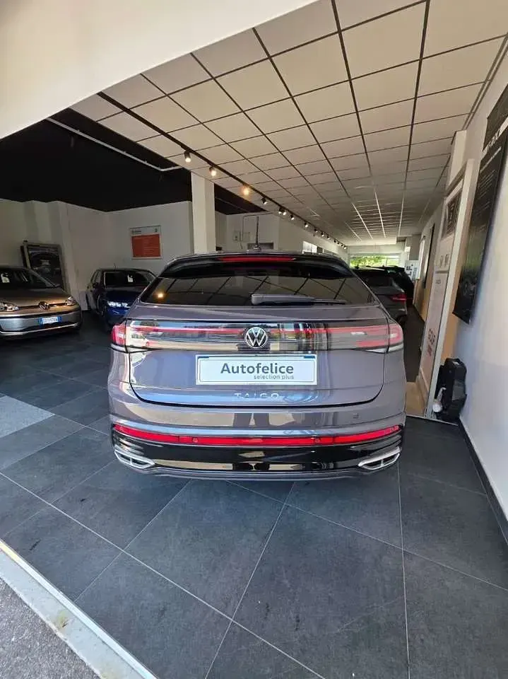 Usata VW Taigo R-line 110 CV (80 kW) 2023 Grigio SUV