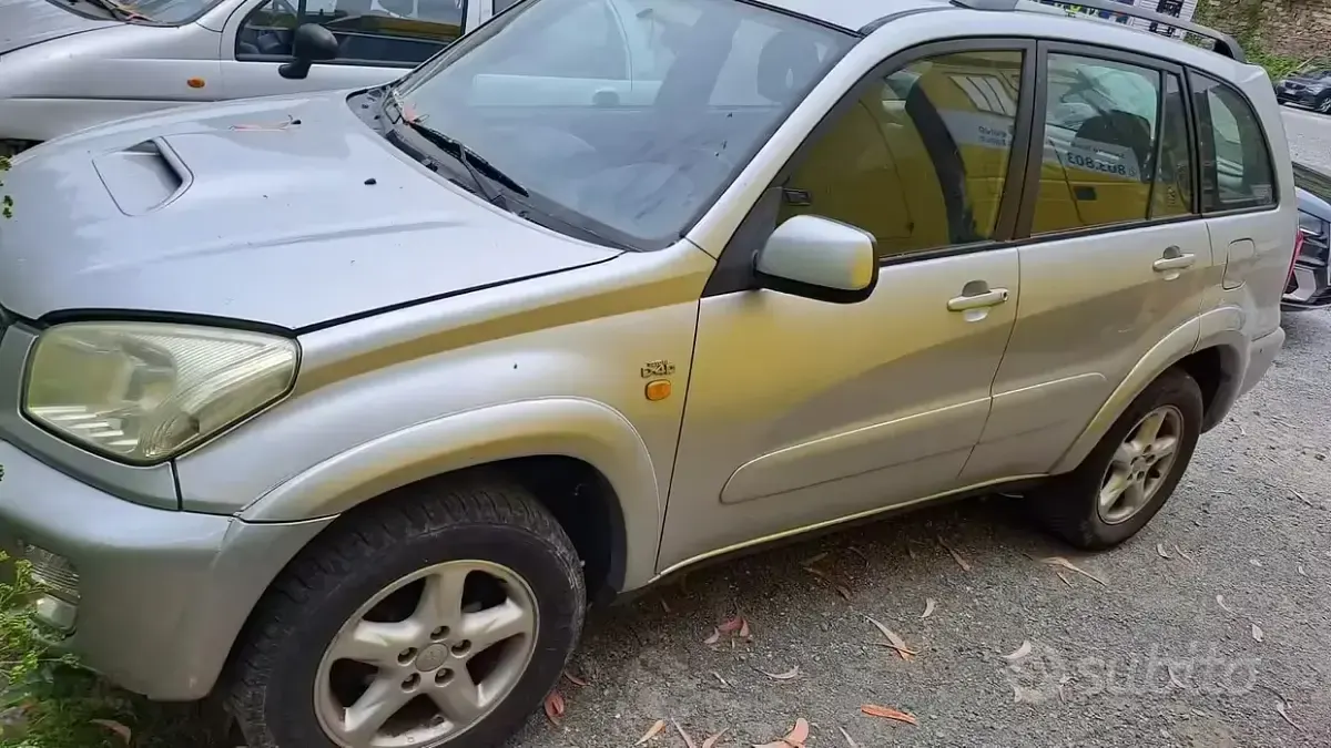 Second-hand Toyota RAV4 116 CP (85 kW) 2003 Gri SUV