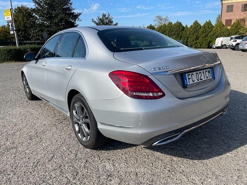 Usata Mercedes C200 Exclusive 136 CV (100 kW) 2016 Gray Berlina