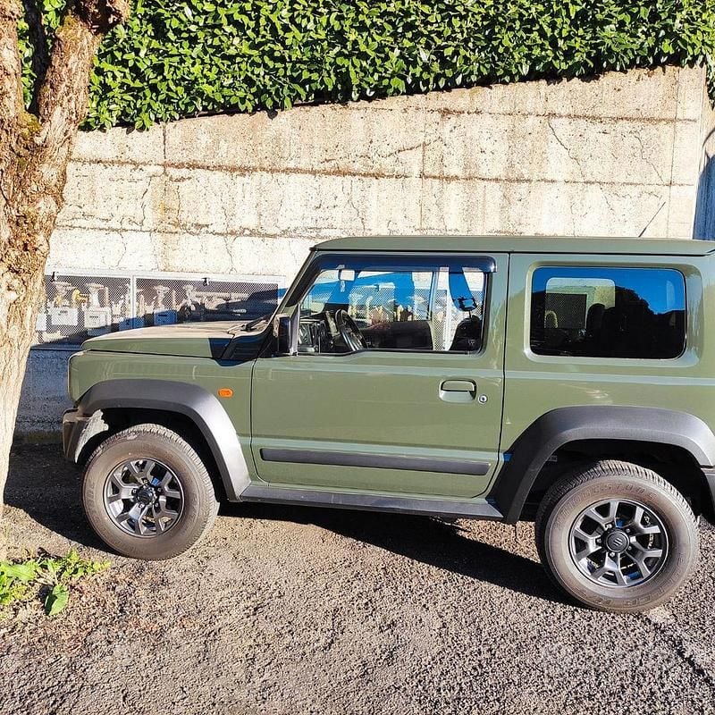Usata Suzuki Jimny 102 CV (75 kW) 2020 Verde SUV