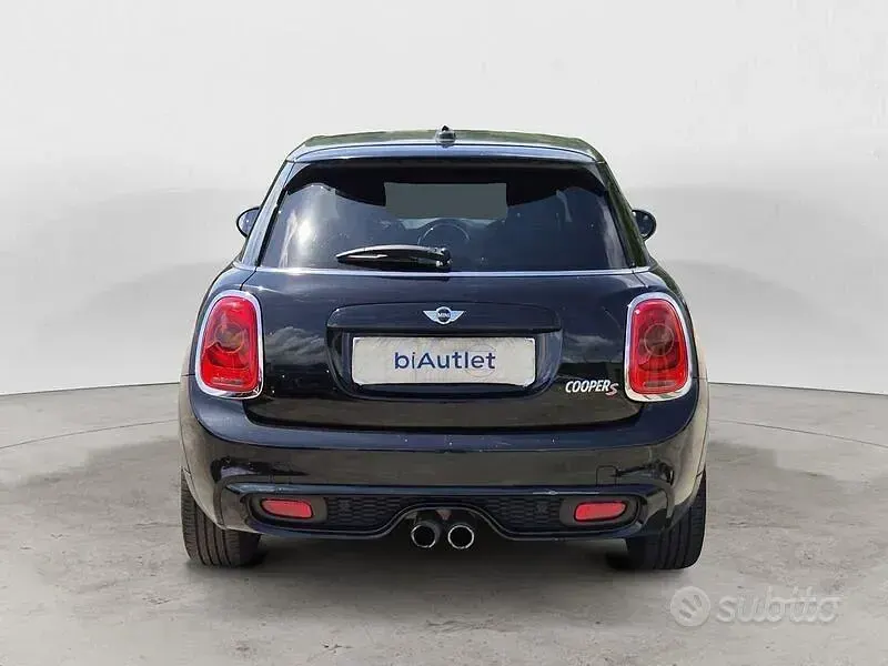 Usata Mini Cooper S Seven 192 CV (141 kW) 2018 Nero Utilitaria