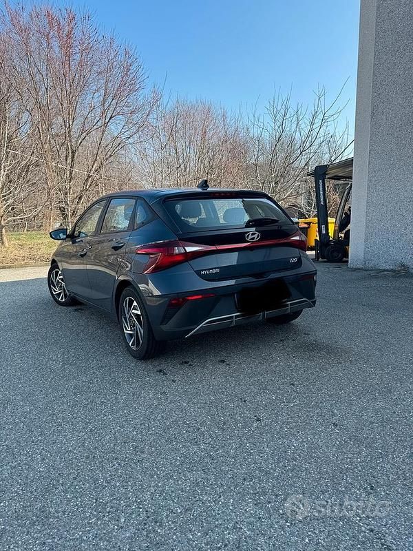Usata Hyundai i20 79 CV (58 kW) 2024 Grigio Utilitaria