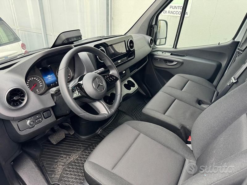 Usata Mercedes Sprinter 169 CV (124 kW) 2024 Bianco Furgone