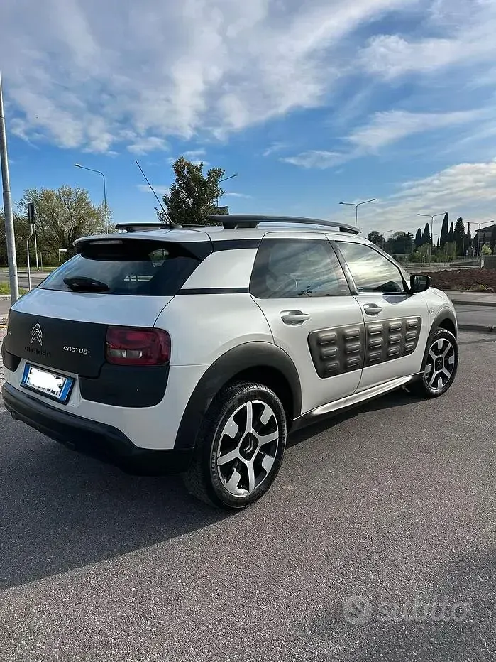 Usata Citroën C4 Cactus Shine 92 CV (67 kW) 2018 Utilitaria