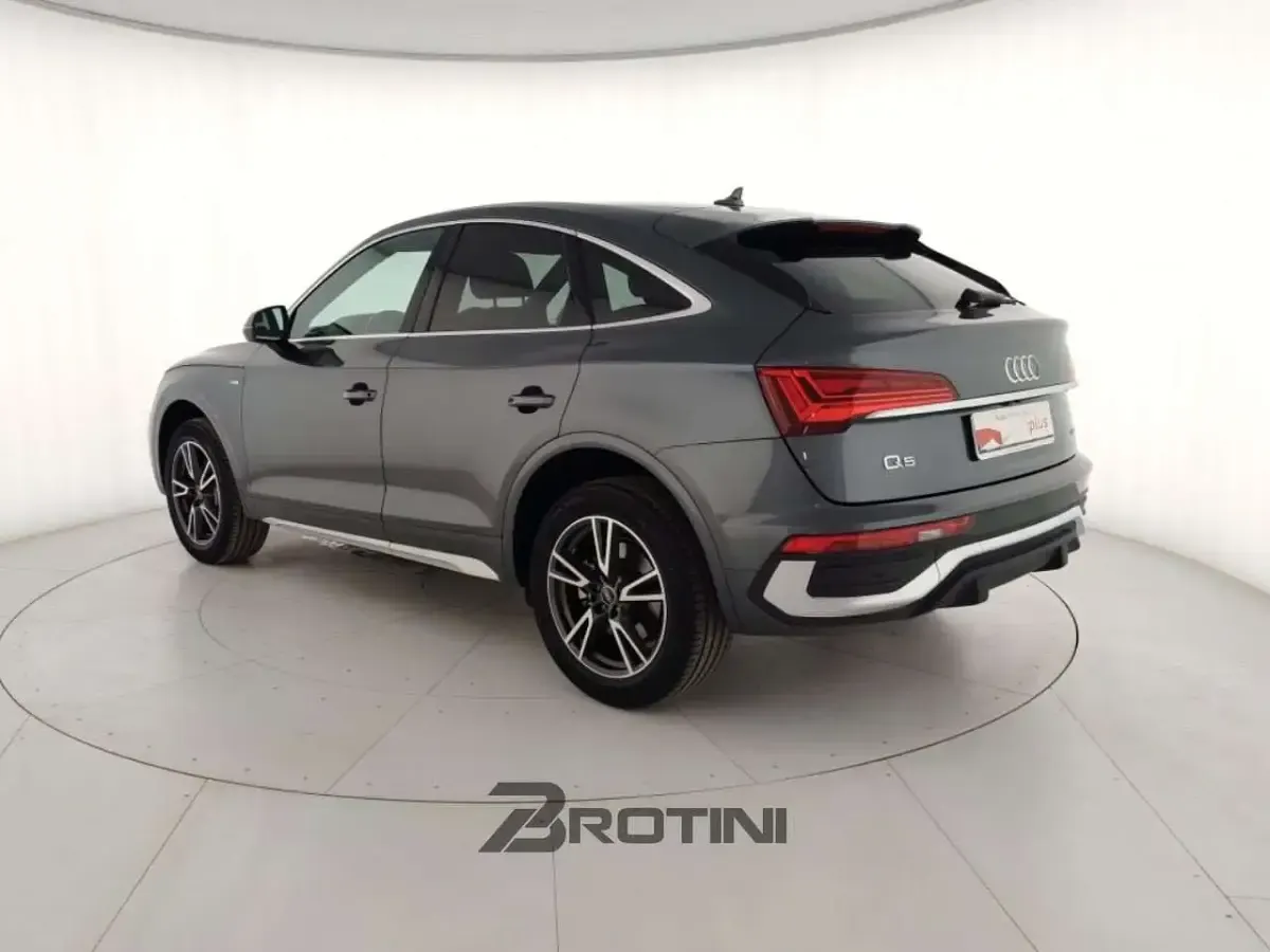 Usata Audi Q5 S-line plus 204 CV (150 kW) 2025 Grigio SUV