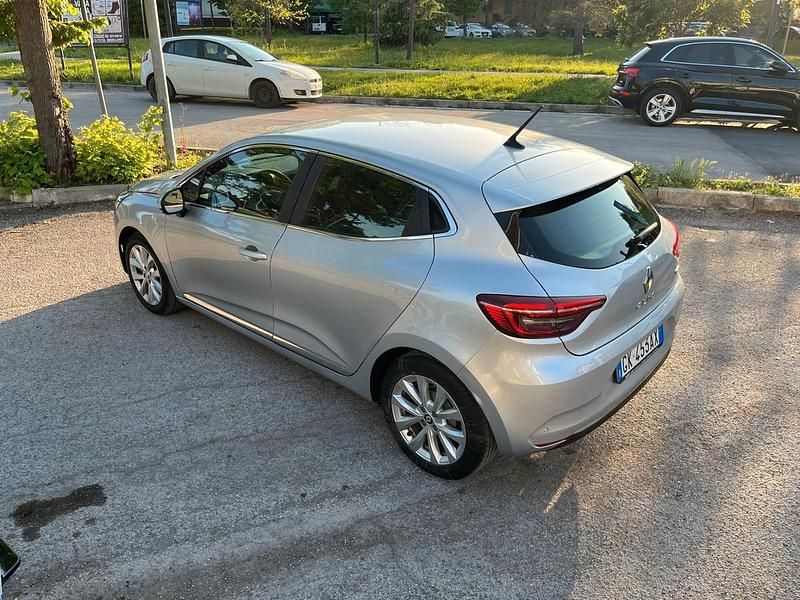 Usata Renault Clio V Intens 91 CV (66 kW) 2022 Grigio Berlina