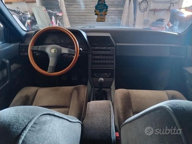 Usata Alfa Romeo 164 1991 Nero Berlina