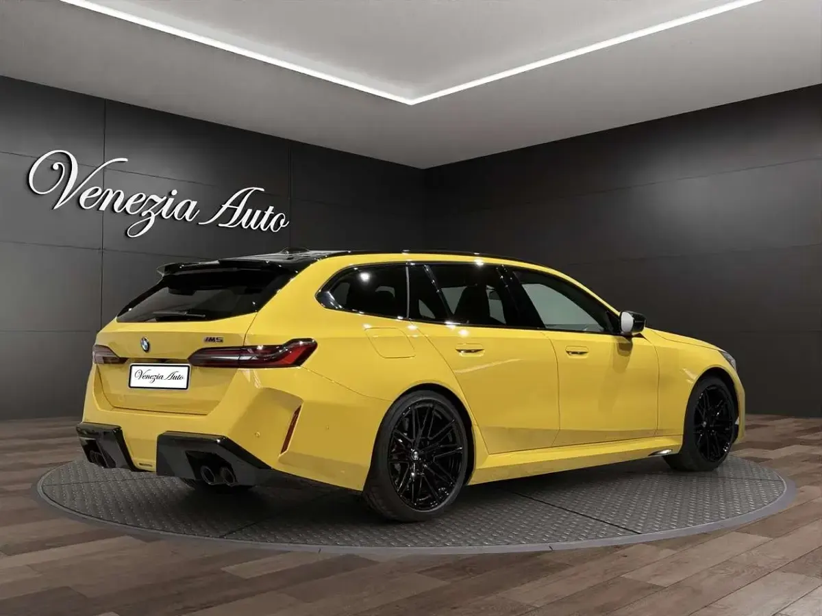 Usata BMW M5 726 CV (533 kW) 2025 Giallo Station wagon