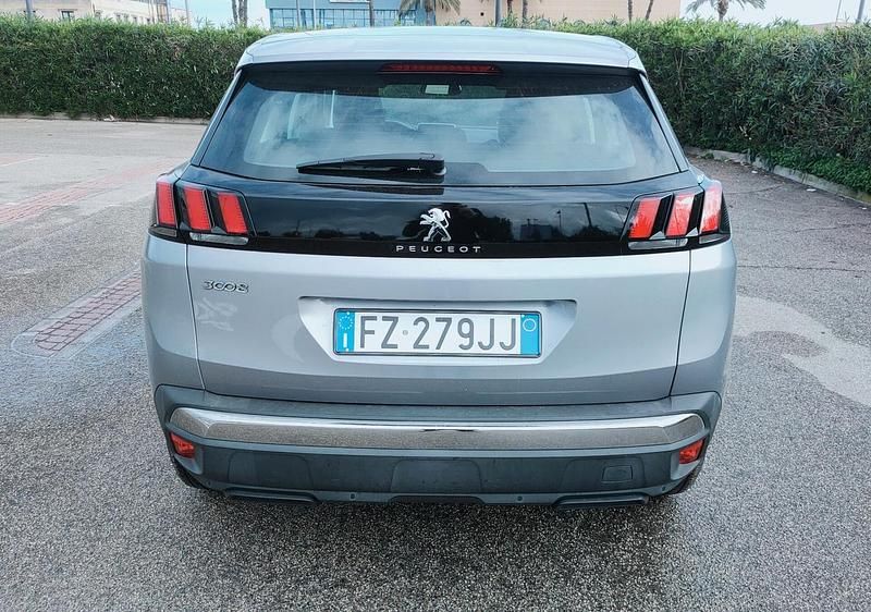 Usata Peugeot 3008 Business-Line 131 CV (96 kW) 2019 Argento SUV