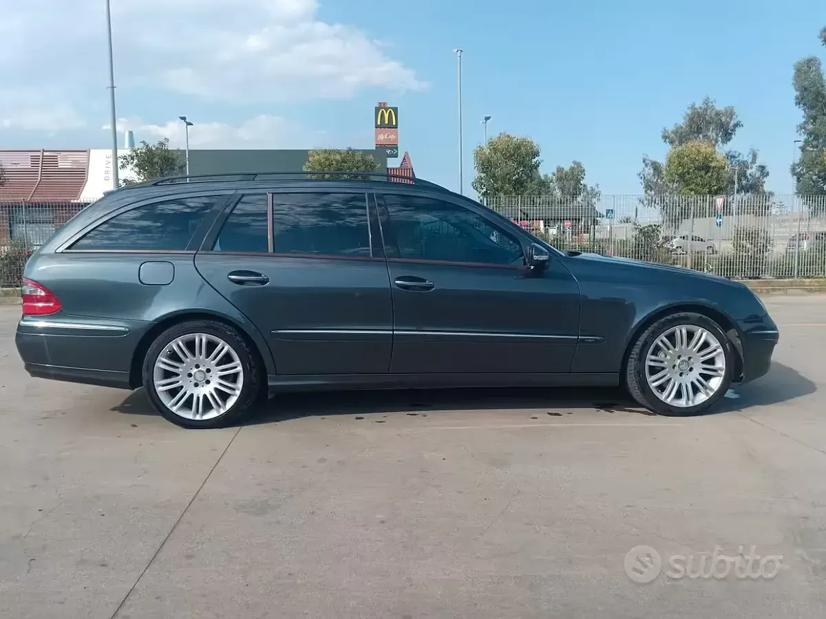 Usata Mercedes E320 Avantgarde 224 CV (164 kW) 2008 Grigio Station wagon