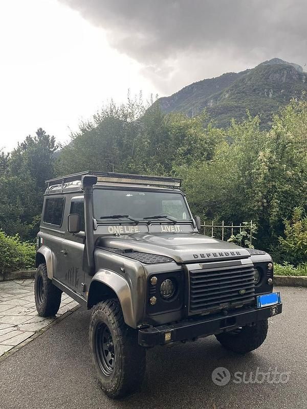 Grigio Usata 2009 Land Rover Defender S SUV | 29.000 € (Super prezzo) - Immagine 1/4