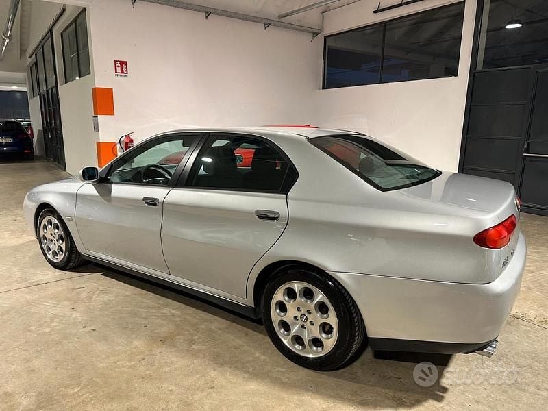 Usata Alfa Romeo 166 205 CV (150 kW) 1999 Grigio Berlina