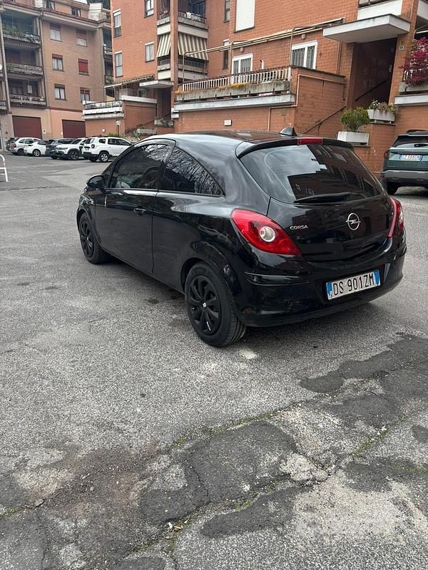 Usata Opel Corsa 80 CV (58 kW) 2009 Nero Utilitaria