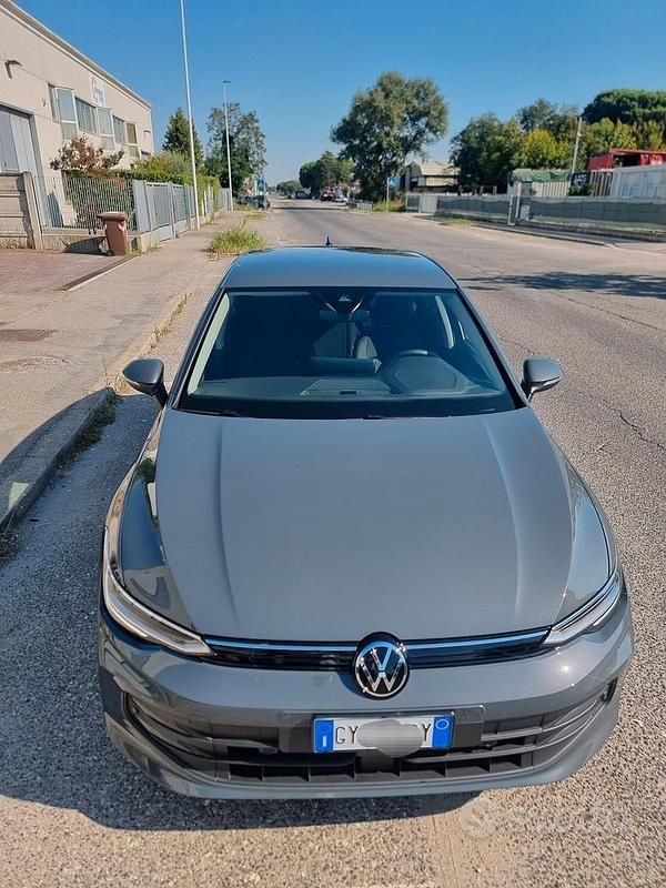 Usata VW Golf VIII 2025 Grigio Berlina