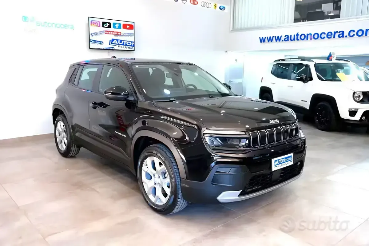 Usata Jeep Avenger Altitude 101 CV (74 kW) 2023 Nero SUV
