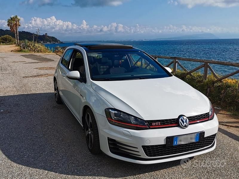 Używany VW Golf VII GTI 230 KM (169 kW) 2014 Biały Sedan/Limuzyna