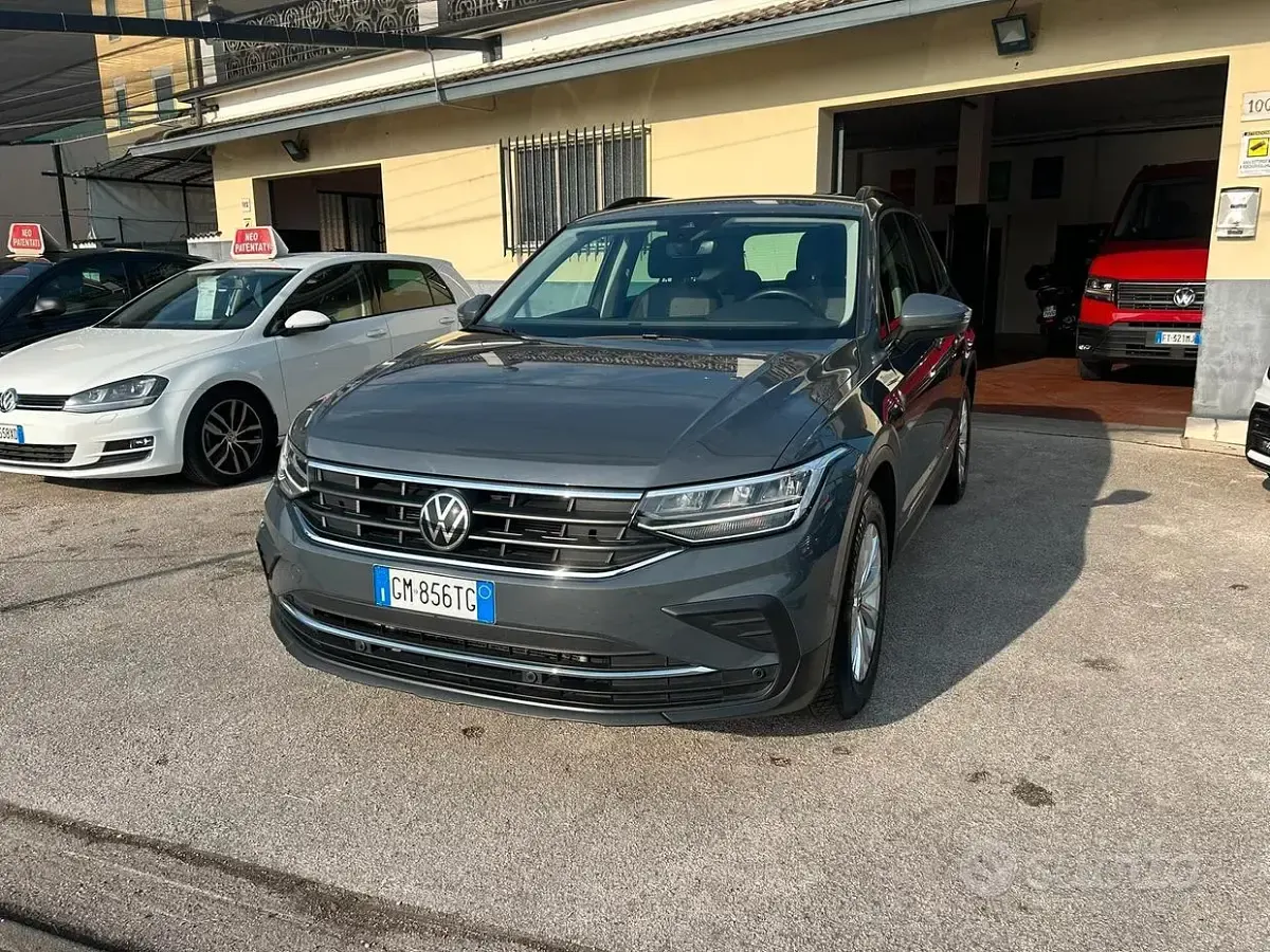 Usata VW Tiguan Life 150 CV (110 kW) 2023 Grigio SUV