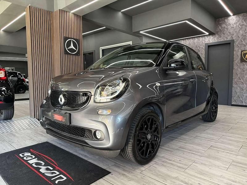 Nero Usata 2017 Smart ForFour Passion Utilitaria | 11.990 € (Buon prezzo) - Immagine 1/4