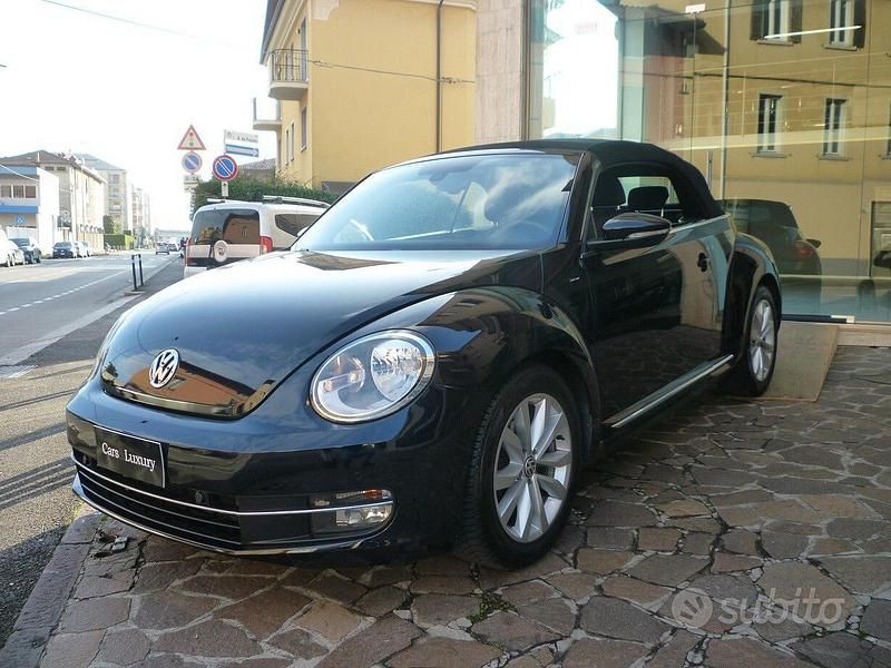 Usata VW Beetle Cabriolet Design 105 CV (77 kW) 2016 Nero Cabrio