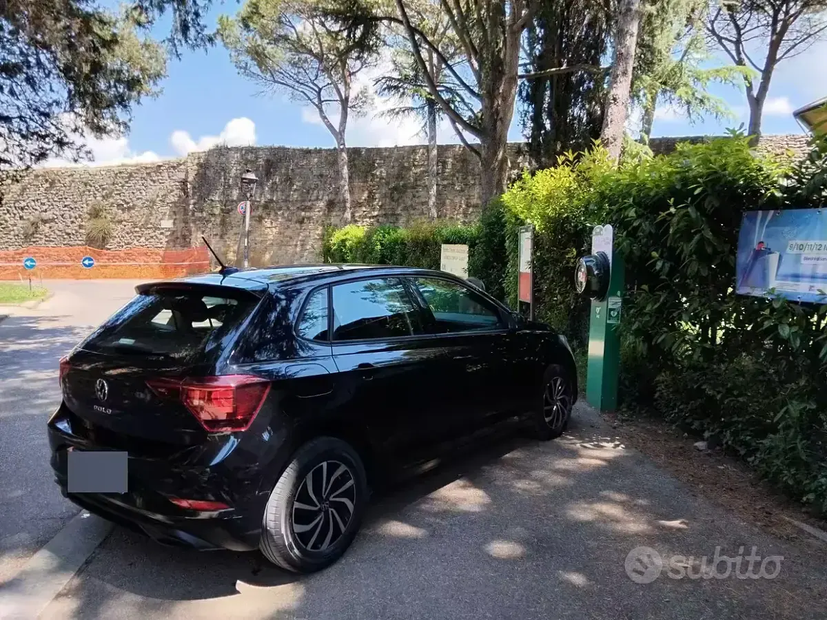 Usata VW Polo Life 80 CV (58 kW) 2023 Nero Utilitaria