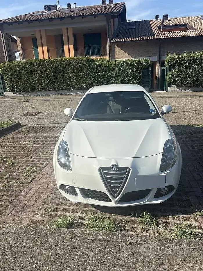 Usata Alfa Romeo Giulietta 105 CV (77 kW) 2016 Bianco Utilitaria